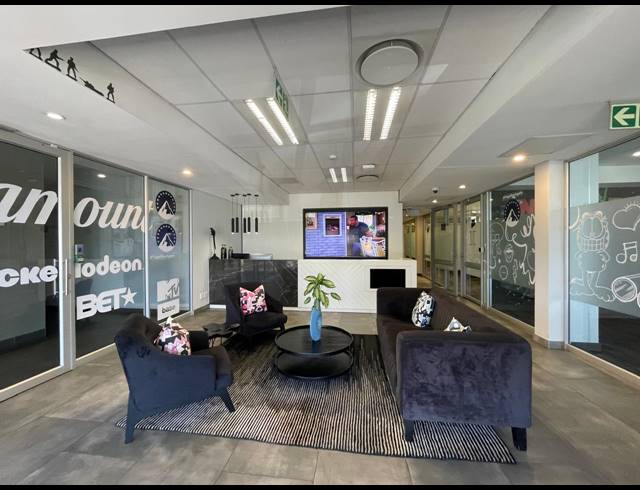 2,095M² OFFICE TO LET IN BRYANSTON